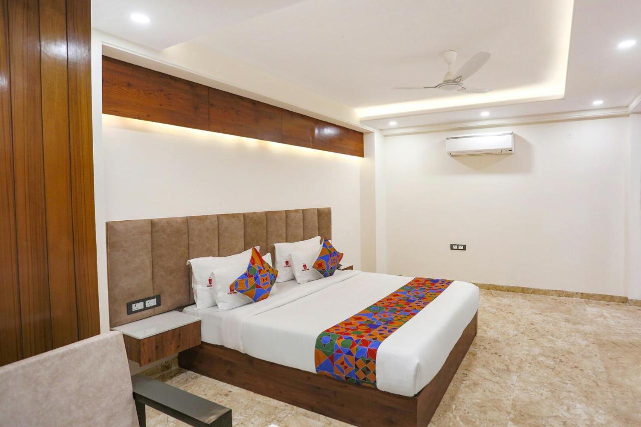 Fabhotel Golf Inn Golf Course Road Ґурґаон Екстер'єр фото