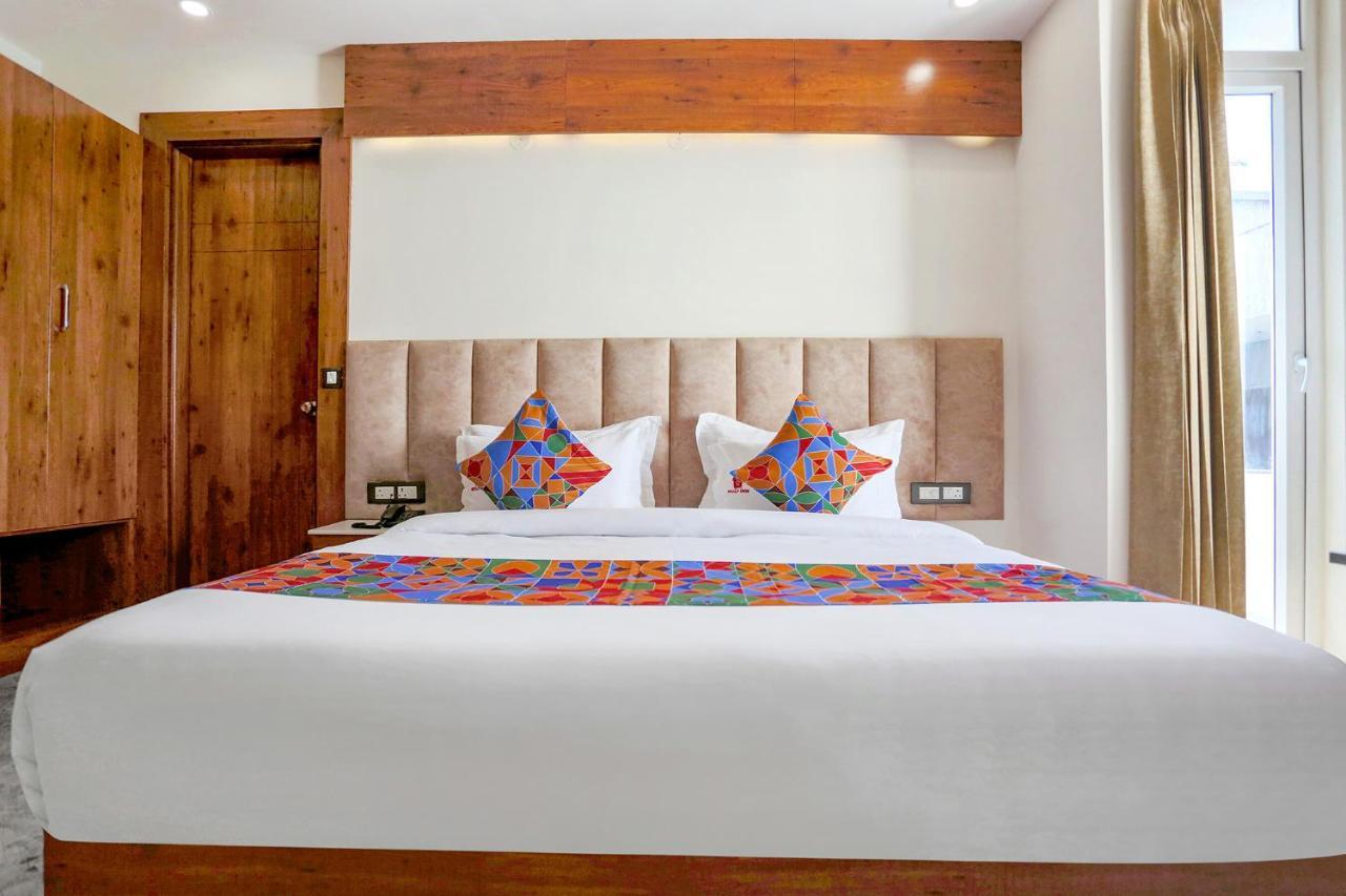 Fabhotel Golf Inn Golf Course Road Ґурґаон Екстер'єр фото