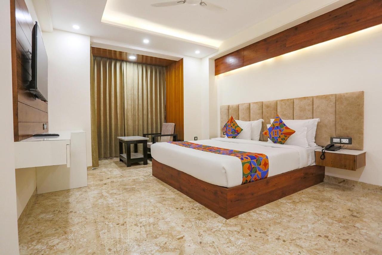 Fabhotel Golf Inn Golf Course Road Ґурґаон Екстер'єр фото