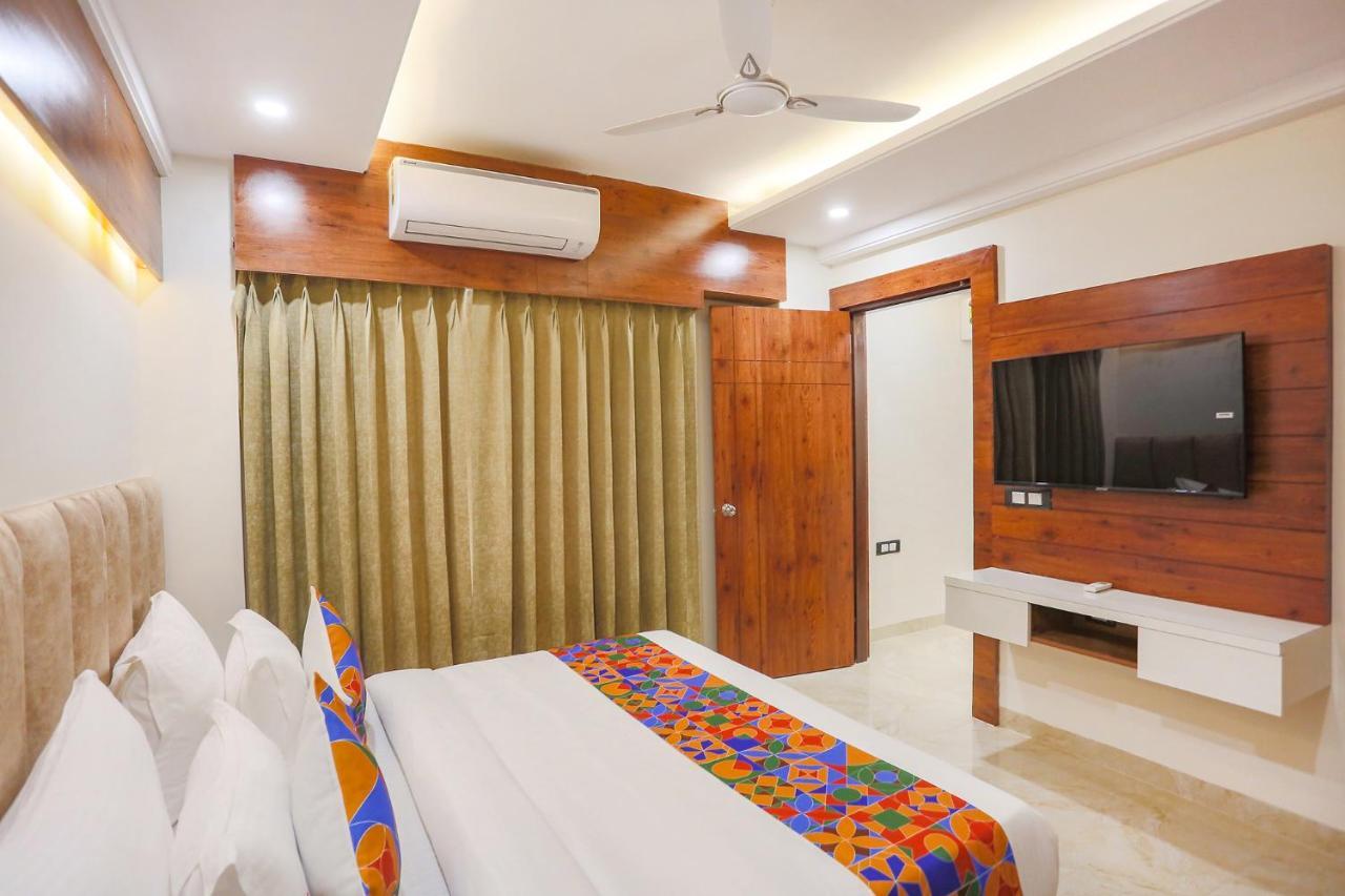 Fabhotel Golf Inn Golf Course Road Ґурґаон Екстер'єр фото